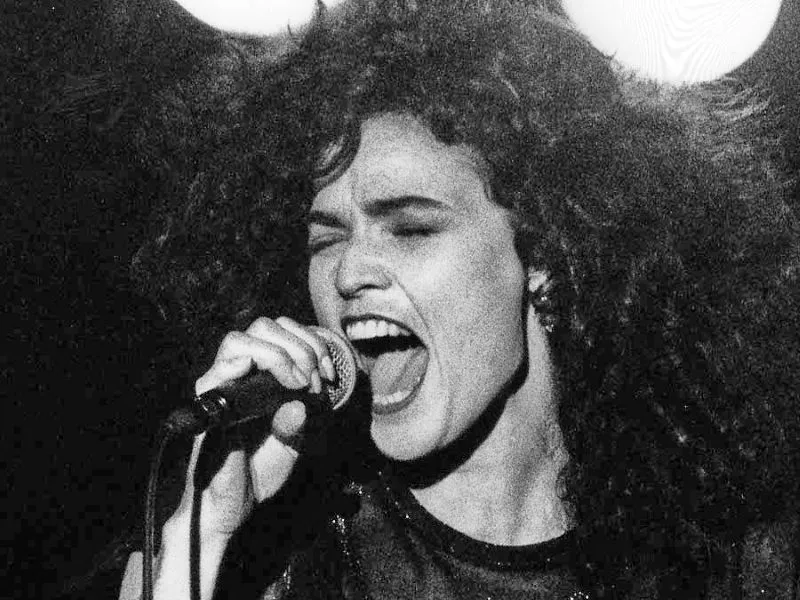 “Black Velvet” Lyrics Meaning (Alannah Myles)