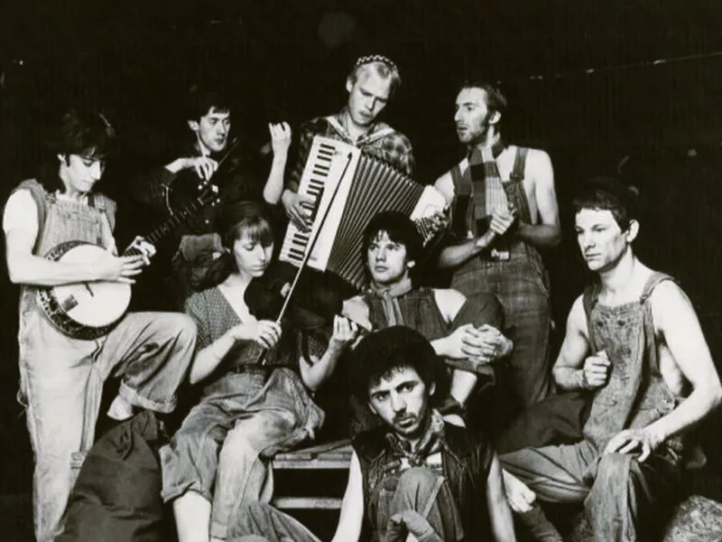 “Come On Eileen” Lyrics Meaning (Dexys Midnight Runners)