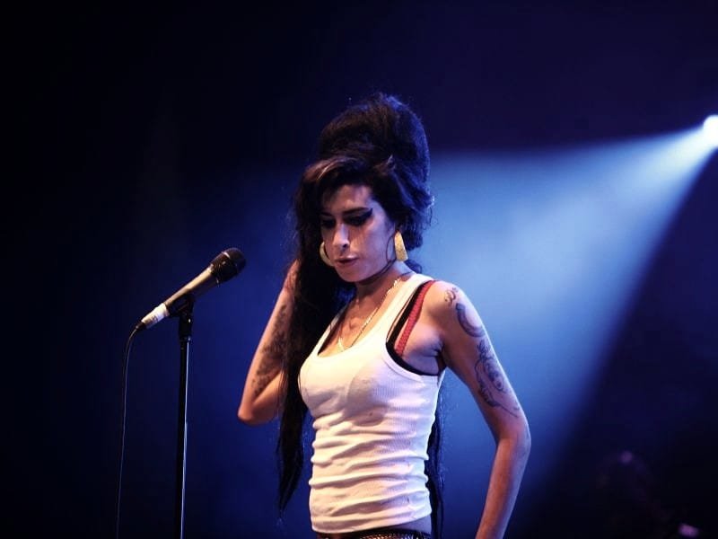 “Back to Black” Lyrics Meaning (Amy Winehouse)