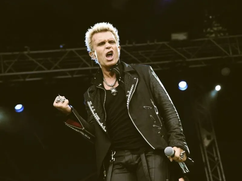 “Eyes Without a Face” Lyrics Meaning (Billy Idol)