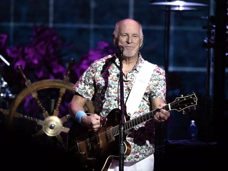 “Margaritaville” Lyrics Meaning (Jimmy Buffett)