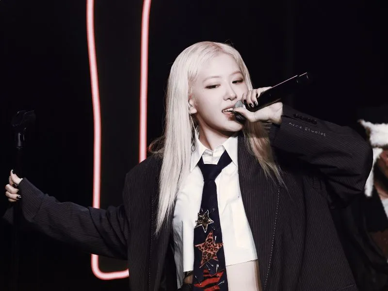 “Messy” Lyrics Meaning (Rosé)