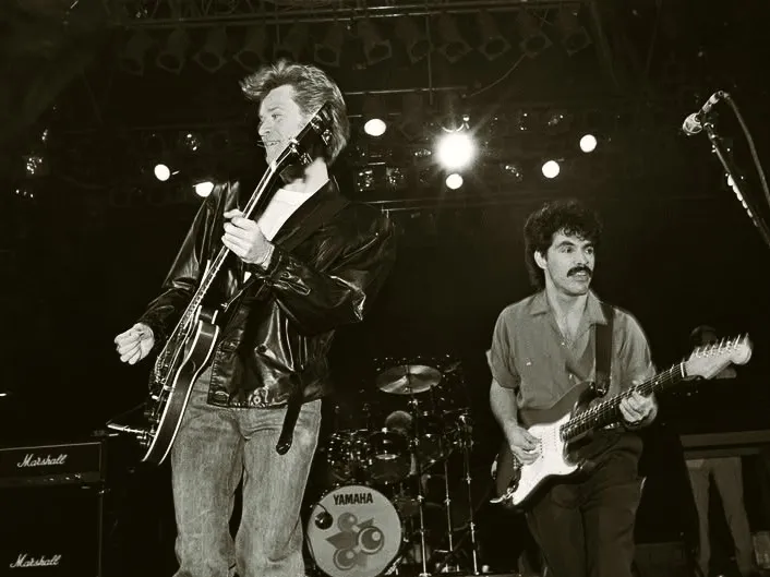 “Sara Smile” Lyrics Meaning (Hall & Oates)