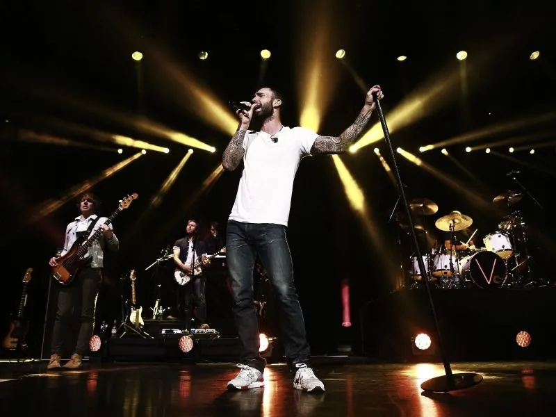 “She Will Be Loved” Lyrics Meaning (Maroon 5)